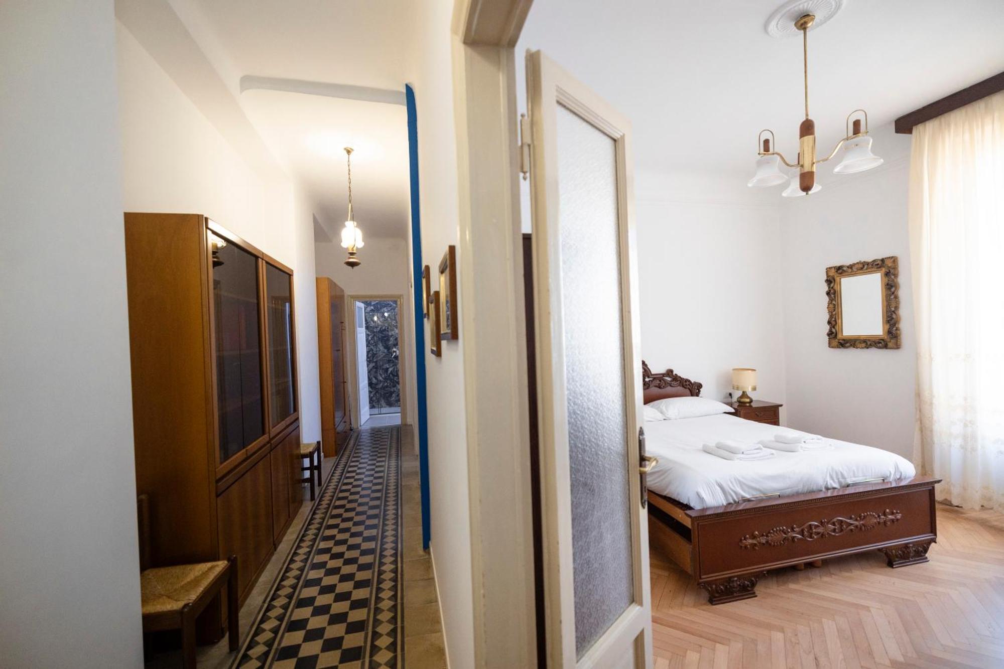 Moderno Trilocale In Zona Navigli Milán