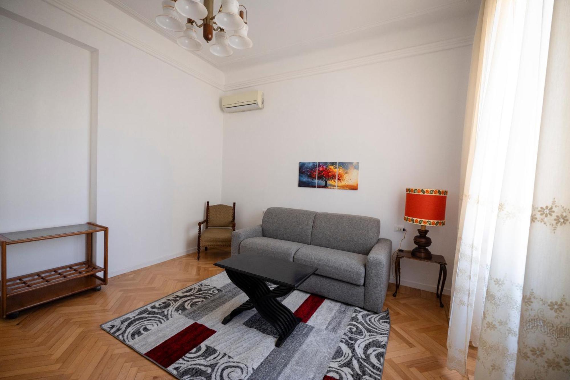 Apartamento Moderno Trilocale In Zona Navigli